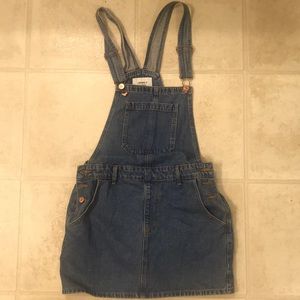 Perfect skirt jean overalls.